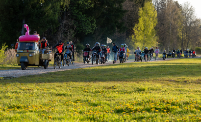 Kurbulē uz upi. Foto: Aija Valtmane12