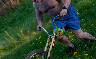 Kurbulē uz upi. Foto: Aija Valtmane16