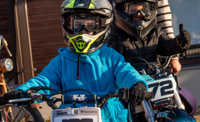 Kurbulē uz upi. Foto: Aija Valtmane64