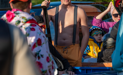 Kurbulē uz upi. Foto: Aija Valtmane66