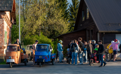 Kurbulē uz upi. Foto: Aija Valtmane68