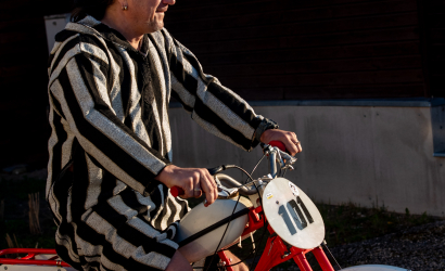 Kurbulē uz upi. Foto: Aija Valtmane77