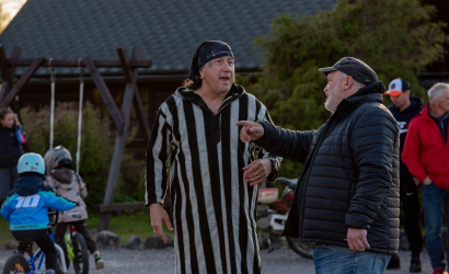 Kurbulē uz upi. Foto: Aija Valtmane80