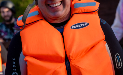 Kurbulē uz upi. Foto: Aija Valtmane84