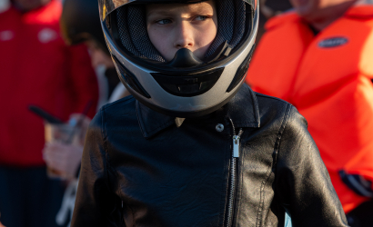 Kurbulē uz upi. Foto: Aija Valtmane87