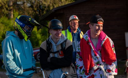 Kurbulē uz upi. Foto: Aija Valtmane97