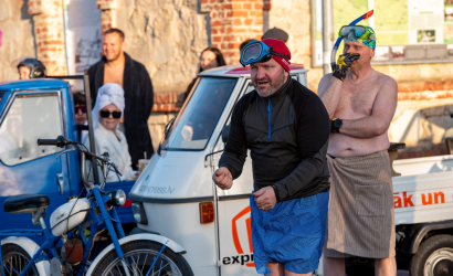 Kurbulē uz upi. Foto: Aija Valtmane107