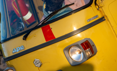 Kurbulē uz upi. Foto: Aija Valtmane111