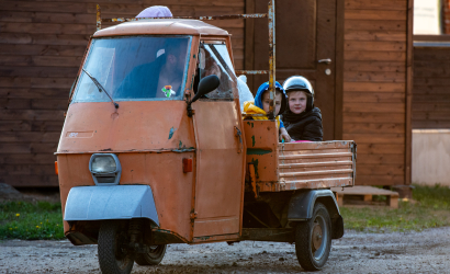 Kurbulē uz upi. Foto: Aija Valtmane127