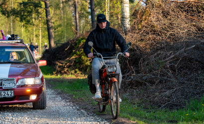 Kurbulē uz upi. Foto: Aija Valtmane135