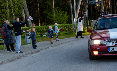 Kurbulē uz upi. Foto: Aija Valtmane142