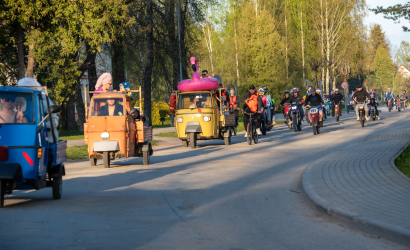 Kurbulē uz upi. Foto: Aija Valtmane147