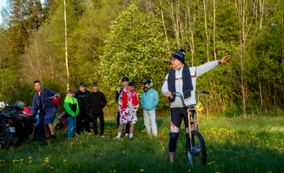 Kurbulē uz upi. Foto: Aija Valtmane167