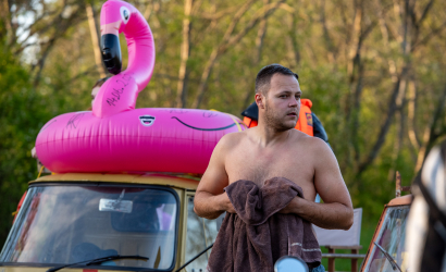 Kurbulē uz upi. Foto: Aija Valtmane191