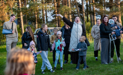 Kurbulē uz upi. Foto: Aija Valtmane193