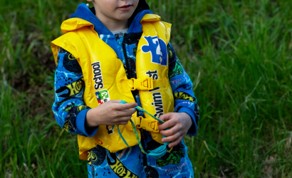 Kurbulē uz upi. Foto: Aija Valtmane195