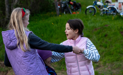 Kurbulē uz upi. Foto: Aija Valtmane208