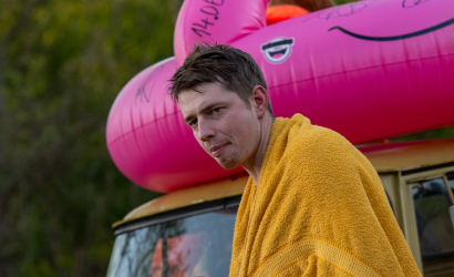 Kurbulē uz upi. Foto: Aija Valtmane214