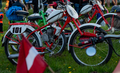 Kurbulē uz upi. Foto: Aija Valtmane215