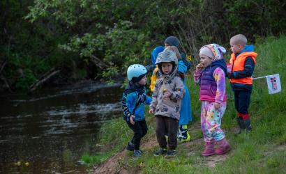 Kurbulē uz upi. Foto: Aija Valtmane227