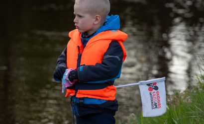 Kurbulē uz upi. Foto: Aija Valtmane233