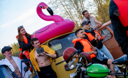 Kurbulē uz upi. Foto: Aija Valtmane234