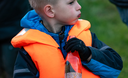 Kurbulē uz upi. Foto: Aija Valtmane242