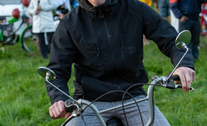 Kurbulē uz upi. Foto: Aija Valtmane248