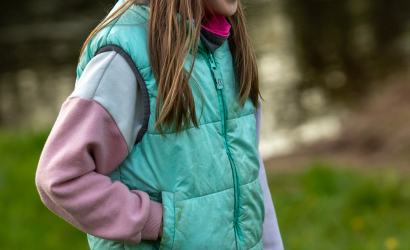 Kurbulē uz upi. Foto: Aija Valtmane250