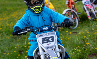 Kurbulē uz upi. Foto: Aija Valtmane255