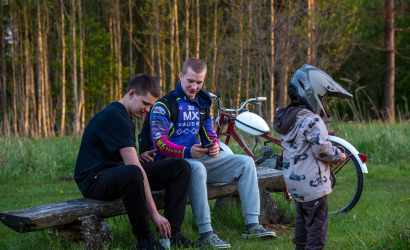 Kurbulē uz upi. Foto: Aija Valtmane265
