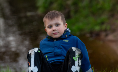 Kurbulē uz upi. Foto: Aija Valtmane270