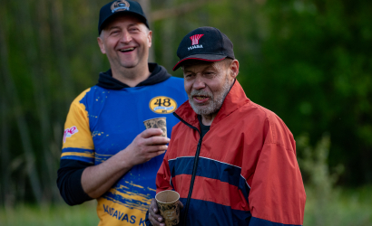 Kurbulē uz upi. Foto: Aija Valtmane275